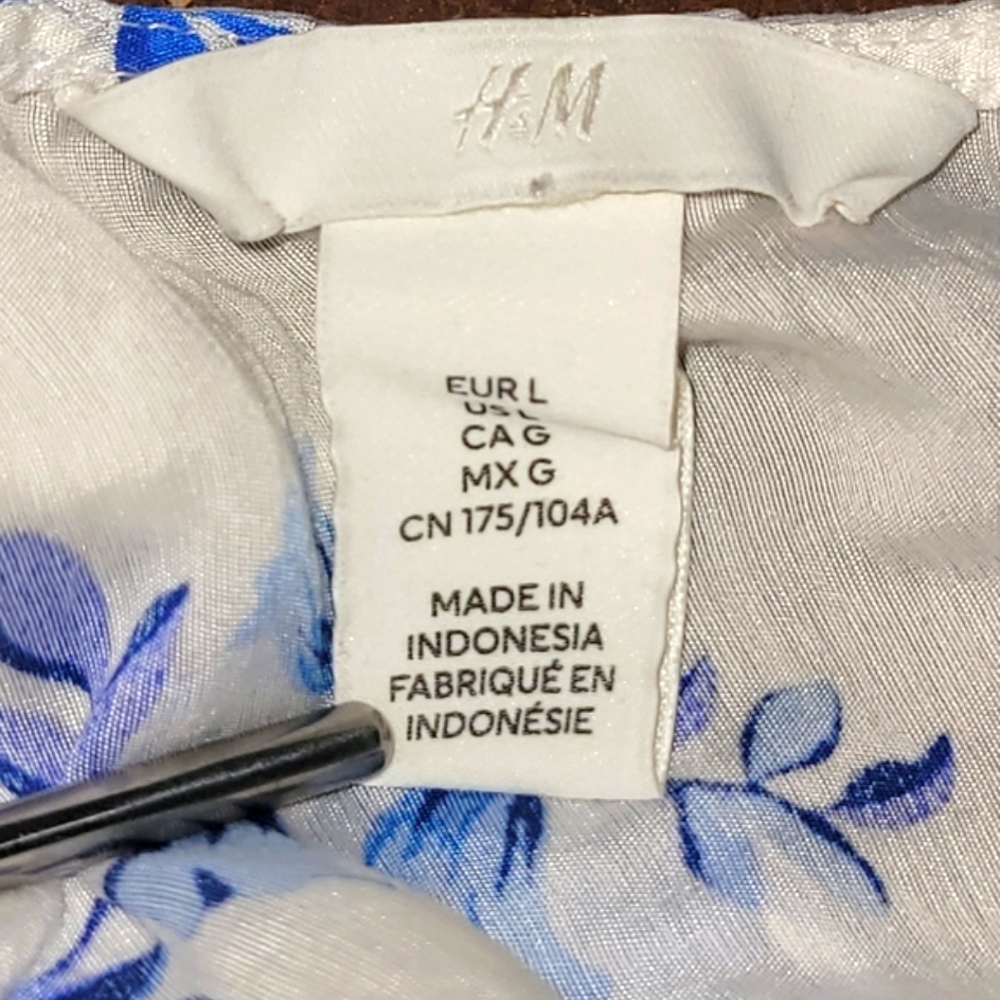 H&M White Midi Dress with Blue Floral Print - Picture 5 of 5